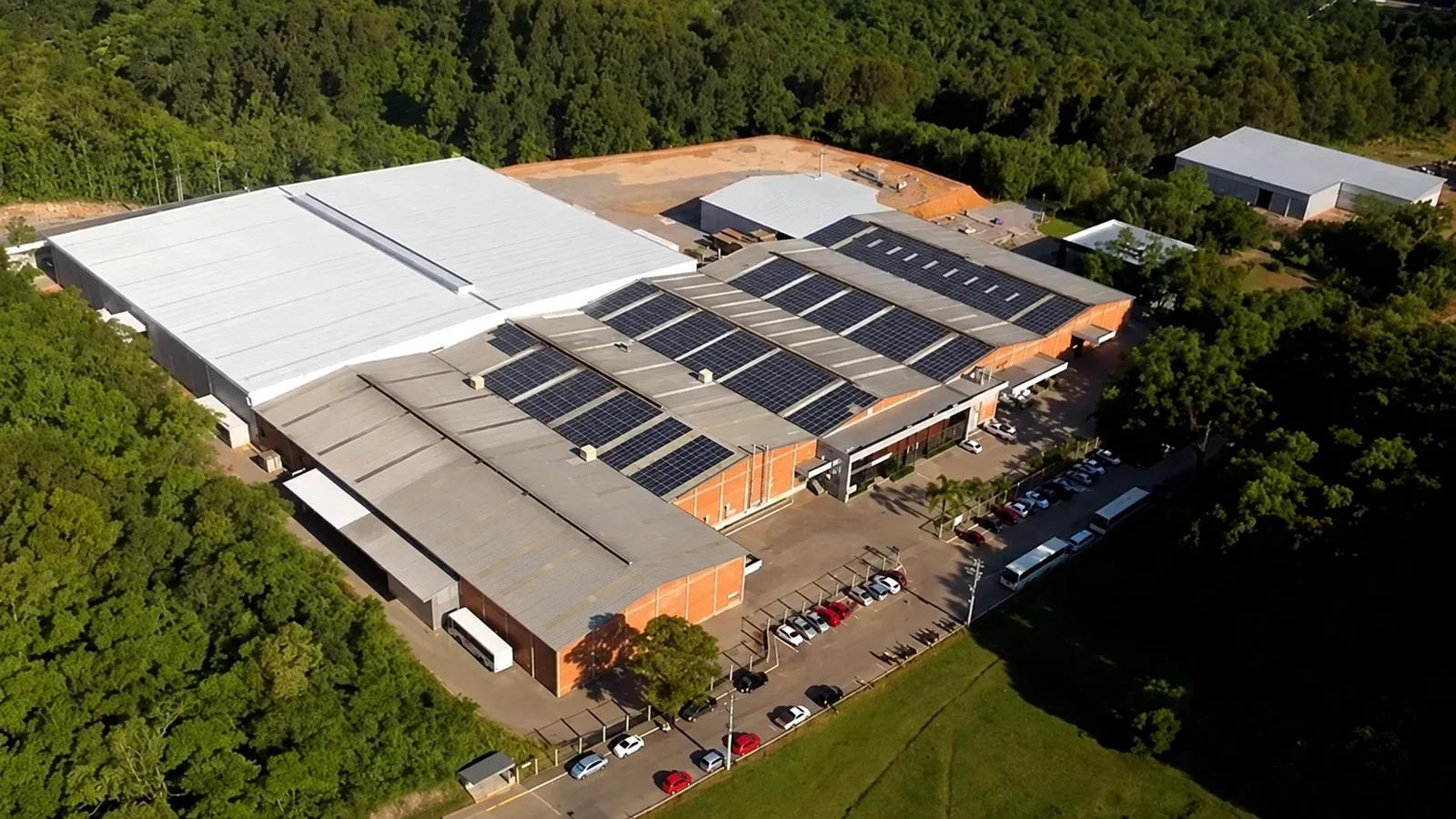 Vista aérea da fábrica J.Marcon em São Marcos, após a ampliação concluída em 2025